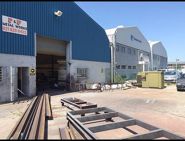 440M² FACTORY TO LET IN OTTERY
